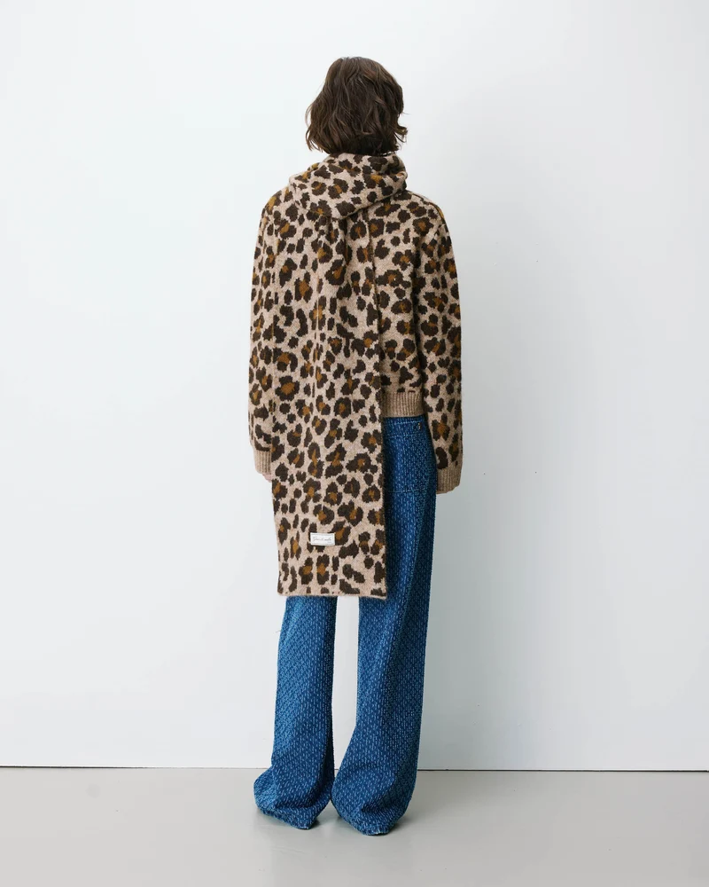 Écharpe en jacquard imprimé leo Adra