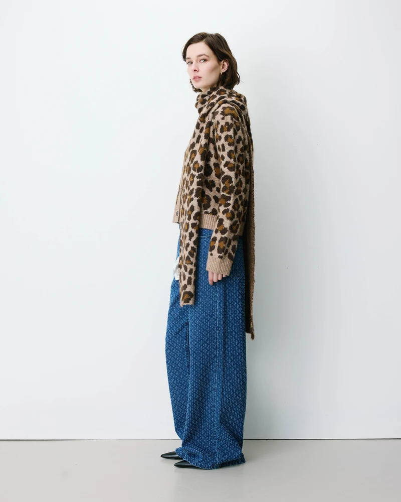Écharpe en jacquard imprimé leo Adra