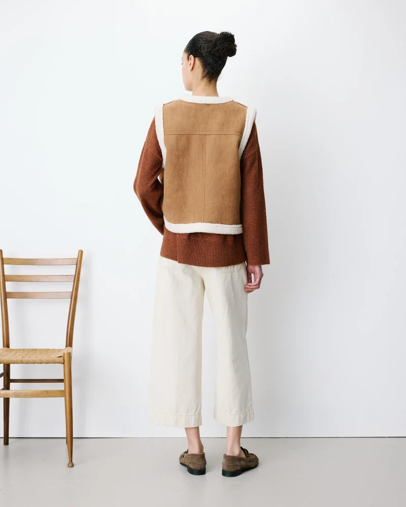 Veste sans manches en fausse shearling col V coffee Anya
