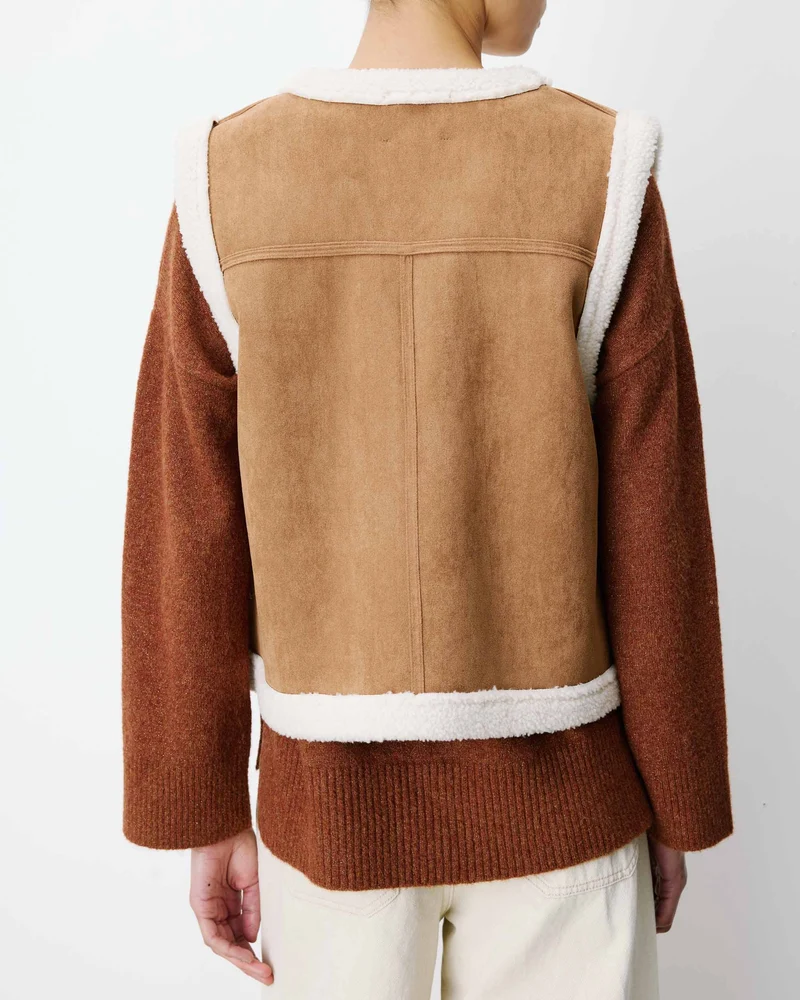 Veste sans manches en fausse shearling col V coffee Anya