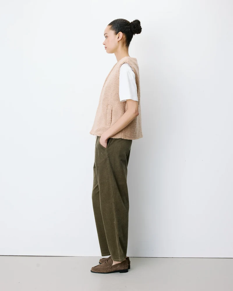 Veste sans manches en fausse shearling beige Avery