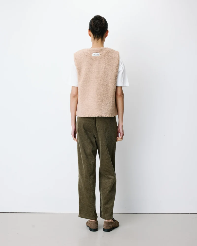 Veste sans manches en fausse shearling beige Avery