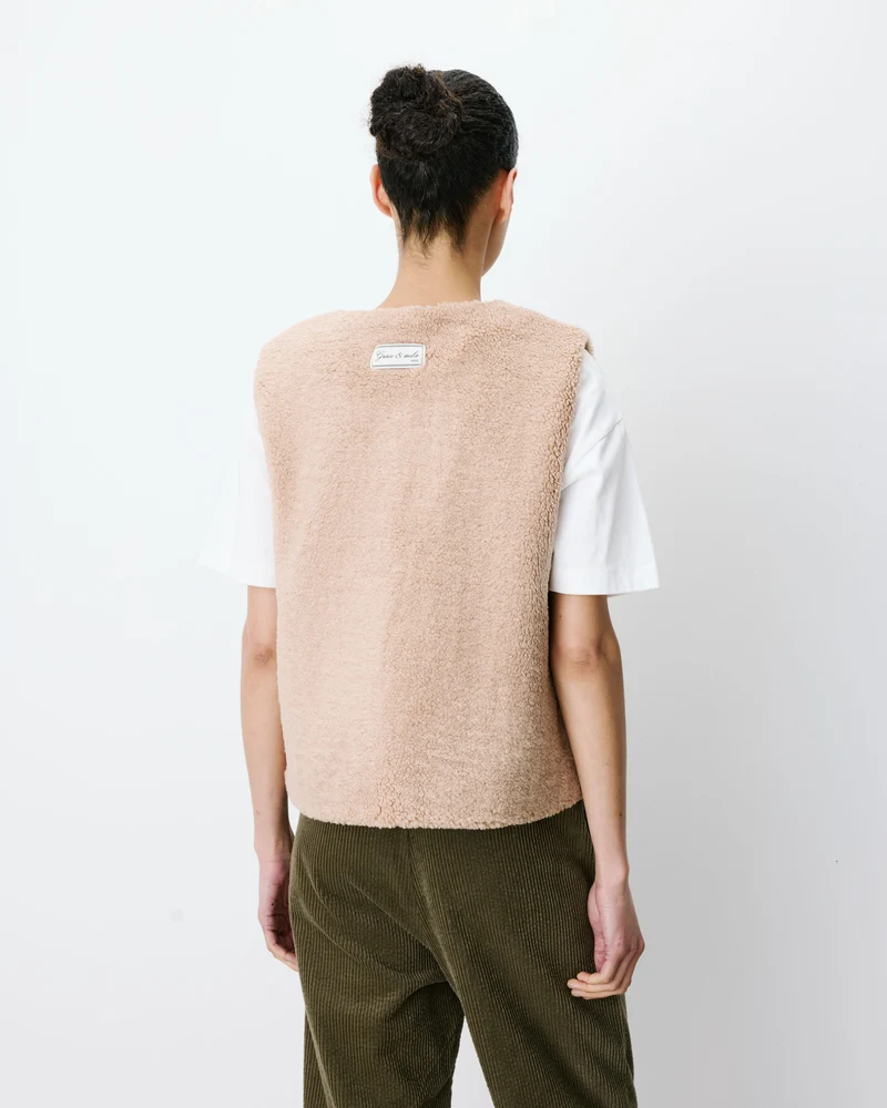 Veste sans manches en fausse shearling beige Avery