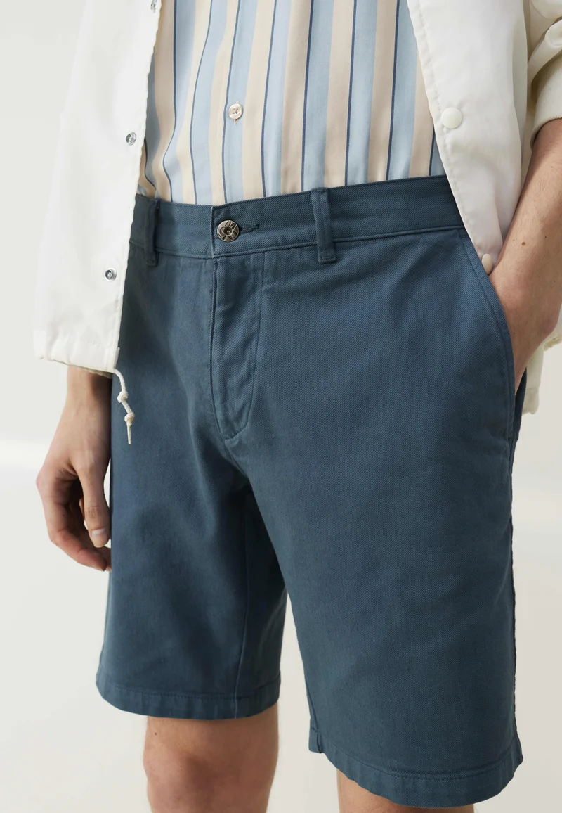 Le short classique