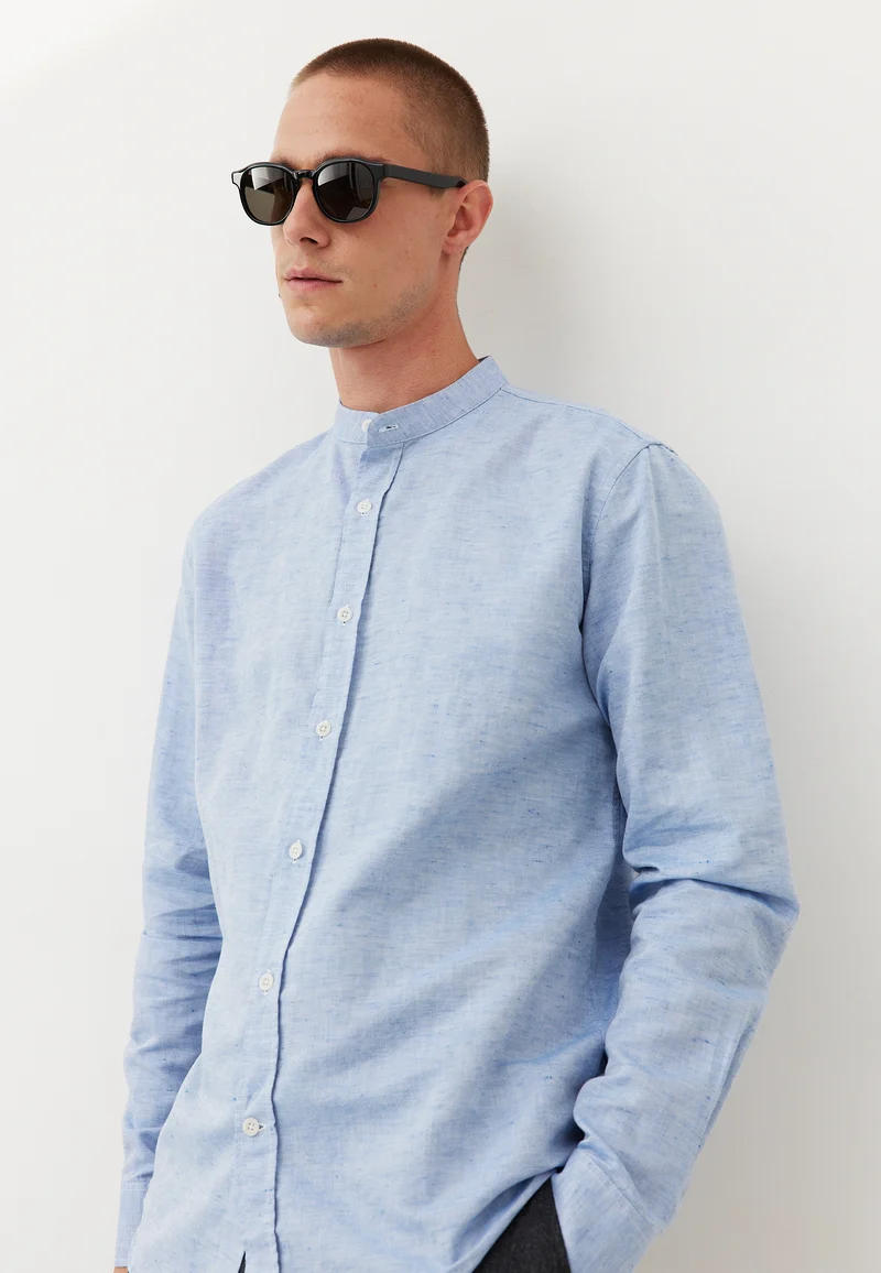 La chemise col officier
