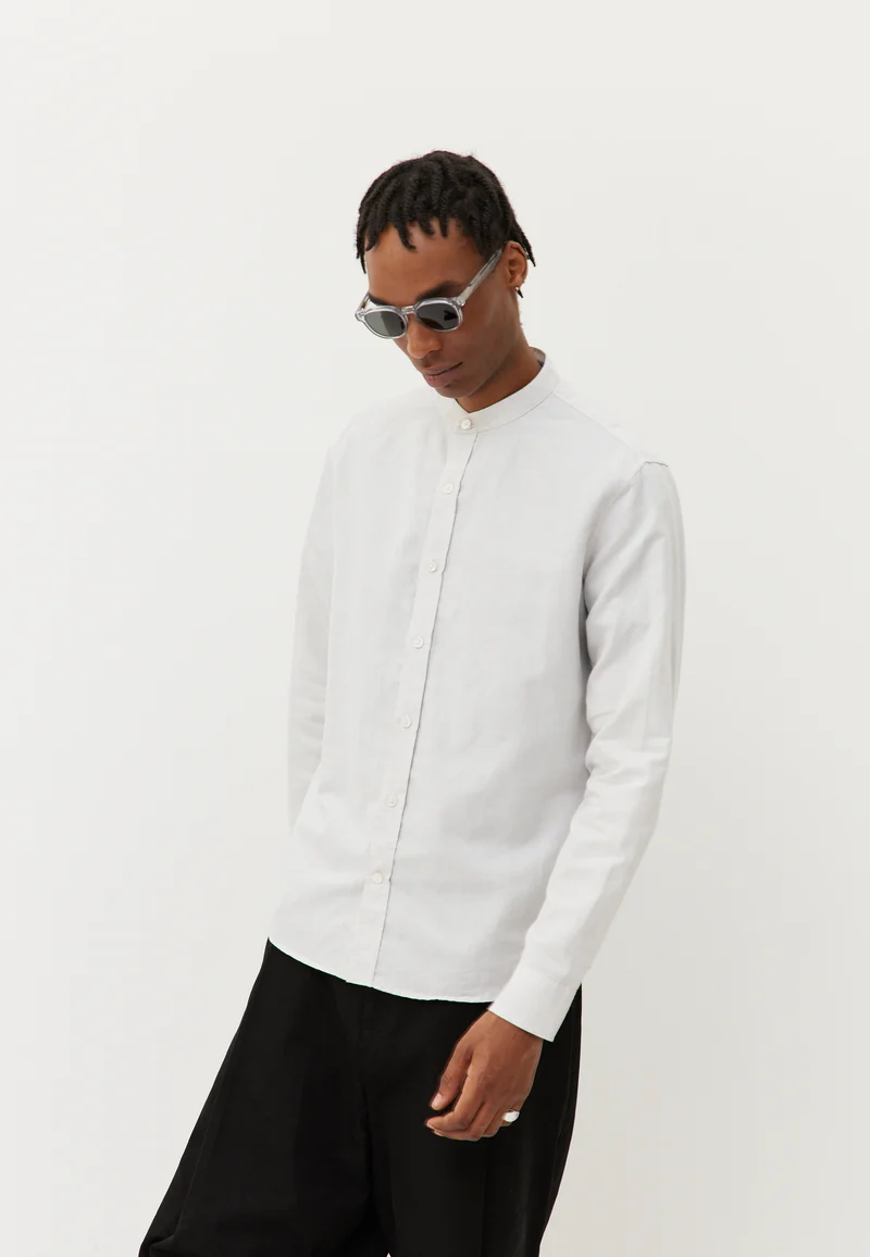 La chemise col officier