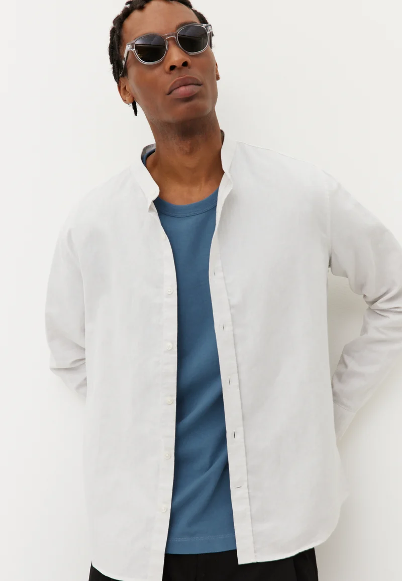 La chemise col officier