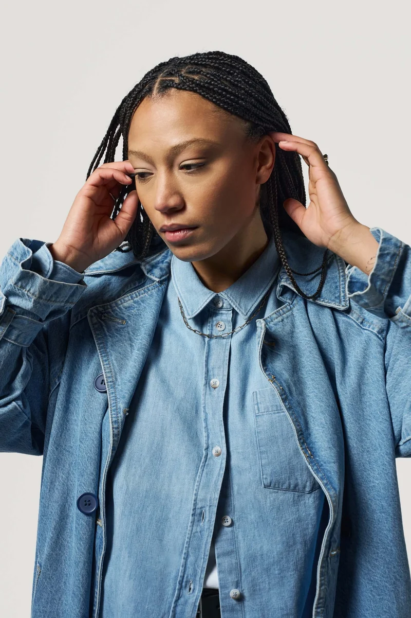 La chemise en jean