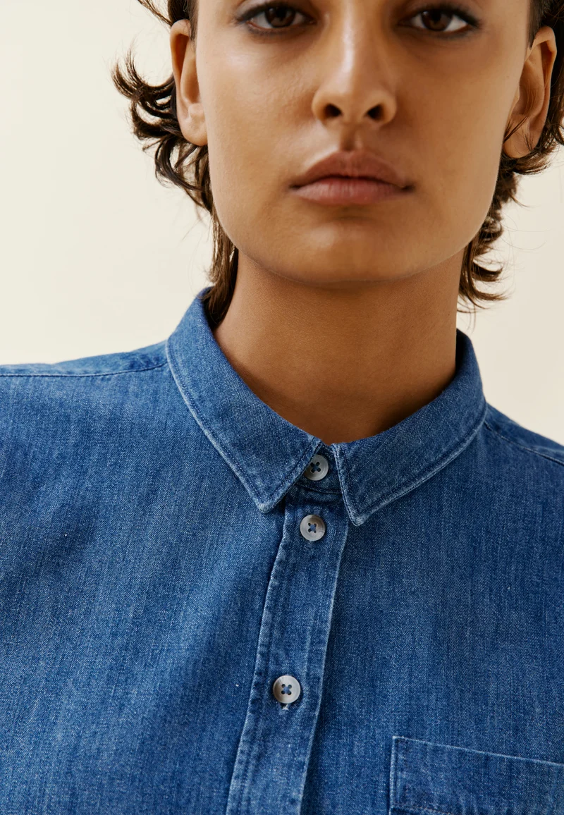 La chemise en jean