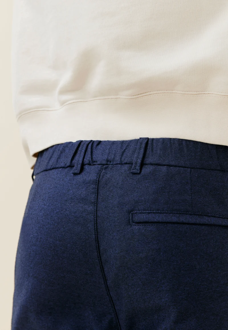 Le pantalon en flanelle (ancienne génération)
