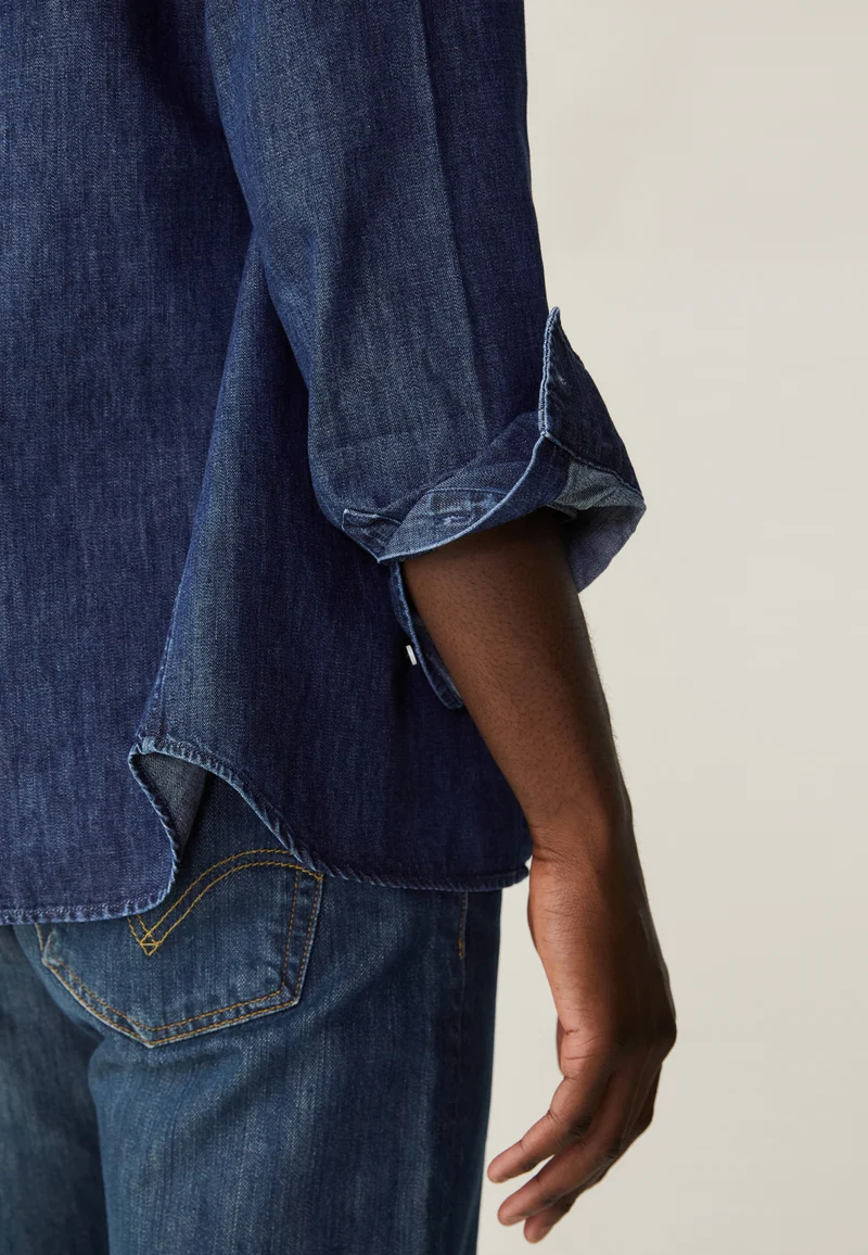 La chemise en jean