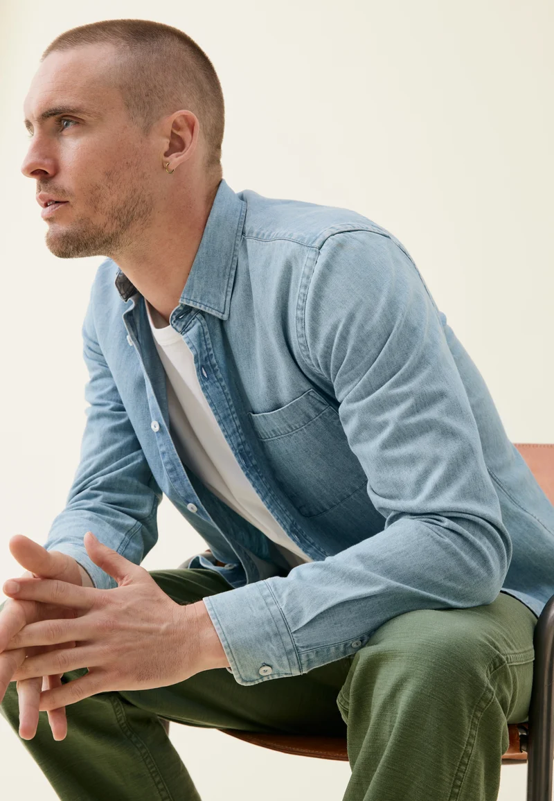 La chemise en jean