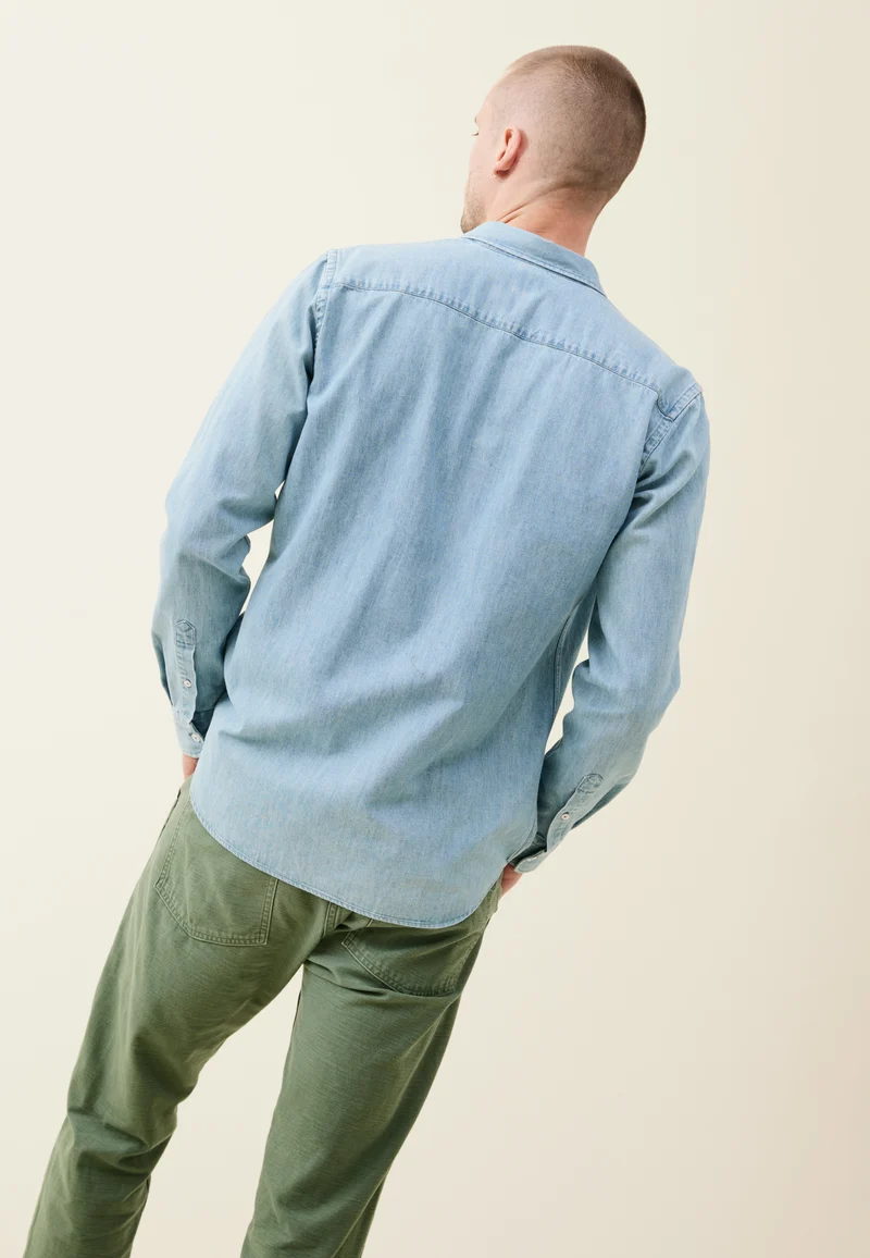 La chemise en jean