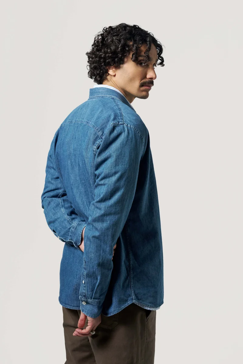 La chemise en jean