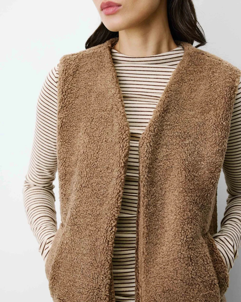 Veste sans manches en fausse shearling taupe Avery