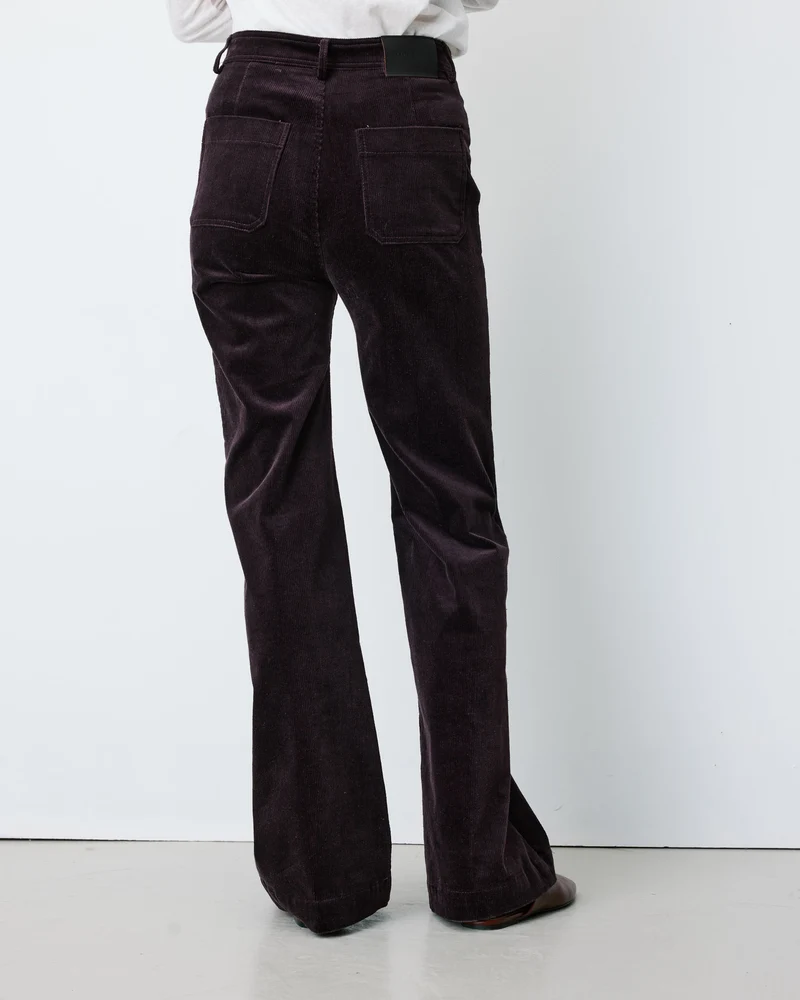 Pantalon droit velours côtelé aubergine Alban
