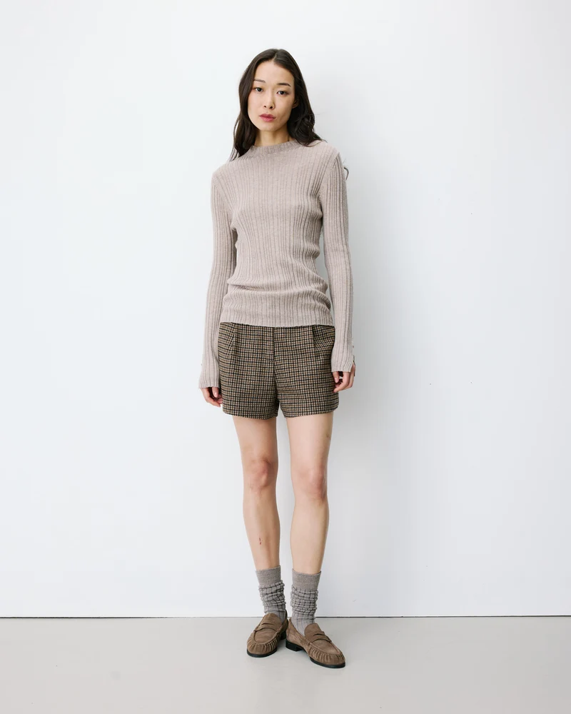 Pull maille fine près du corps col montant mocha Aloe