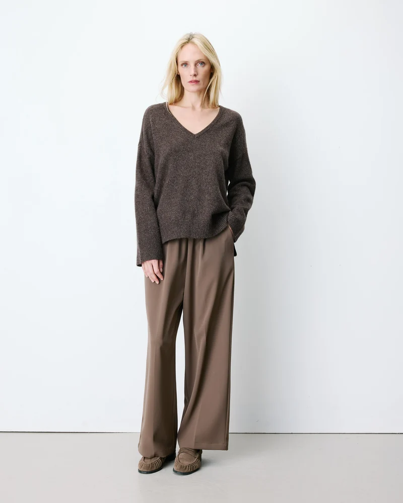 Pull ample col V en maille lurex chocolat Salvador