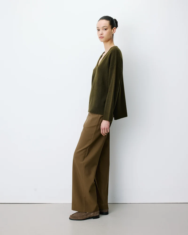 Pull ample col V en maille lurex kaki Salvador