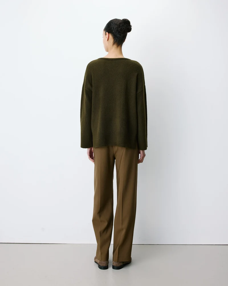Pull ample col V en maille lurex kaki Salvador