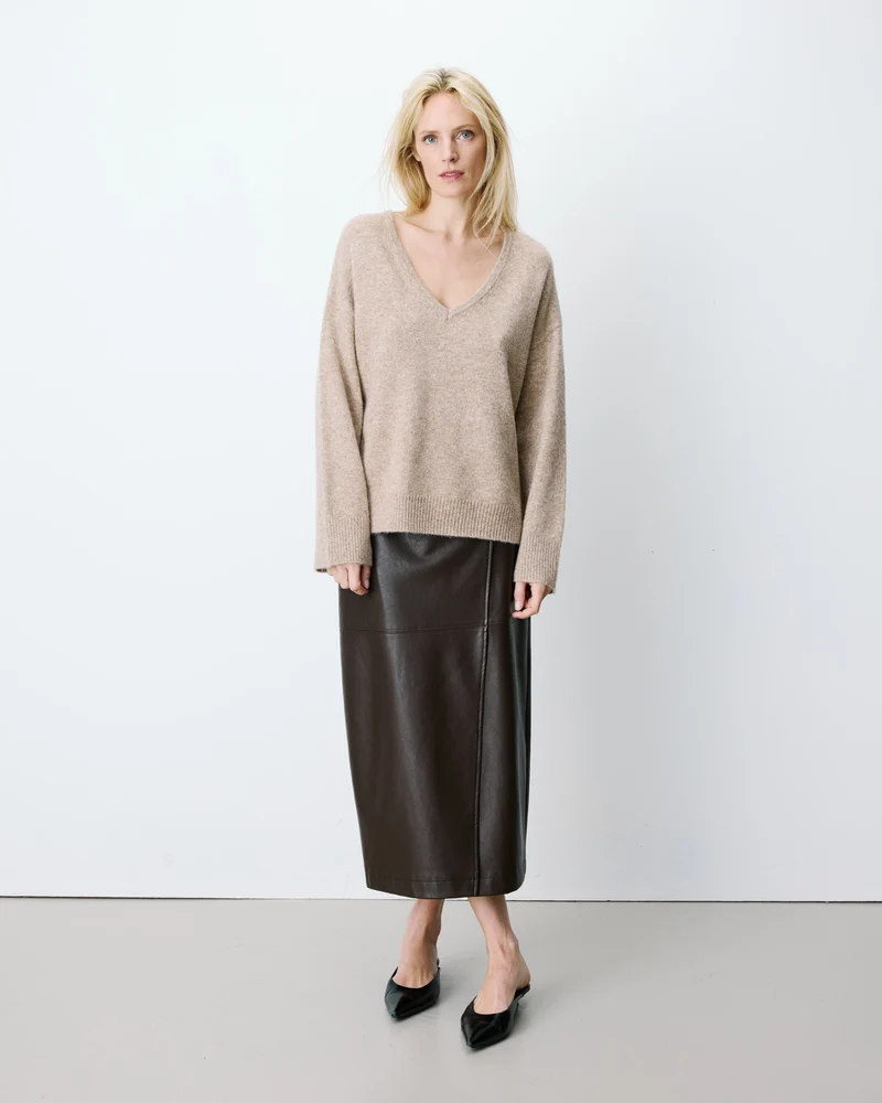 Pull ample col V en maille lurex sable Salvador
