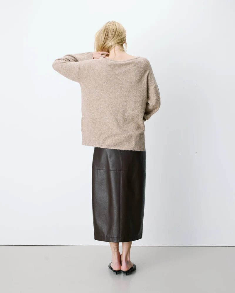 Pull ample col V en maille lurex sable Salvador
