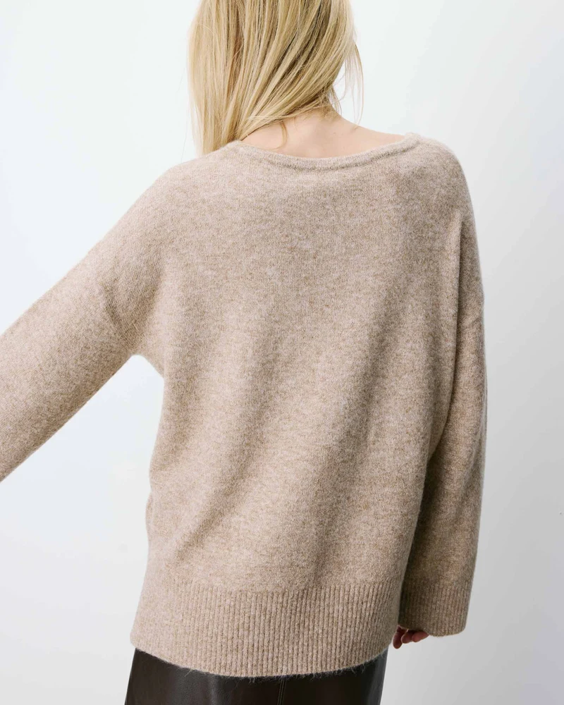 Pull ample col V en maille lurex sable Salvador