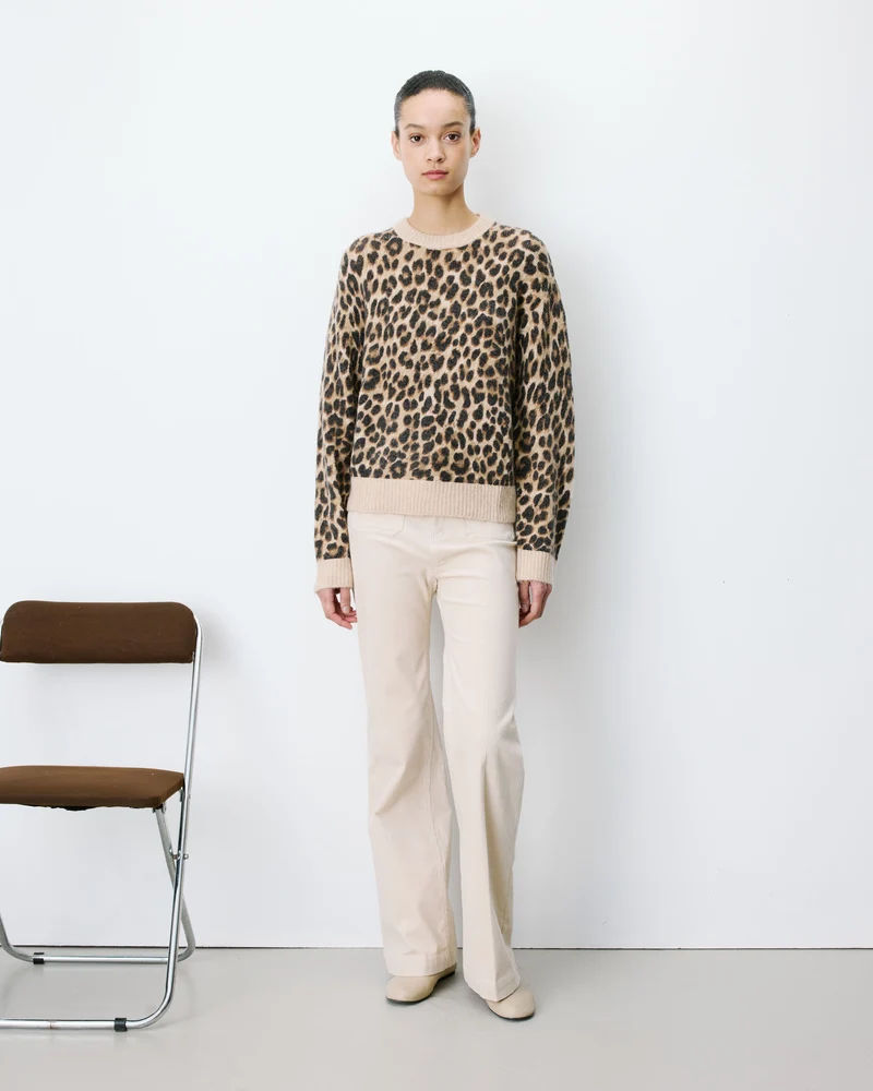 Pull manches longues col rond à motif leo Alexiel