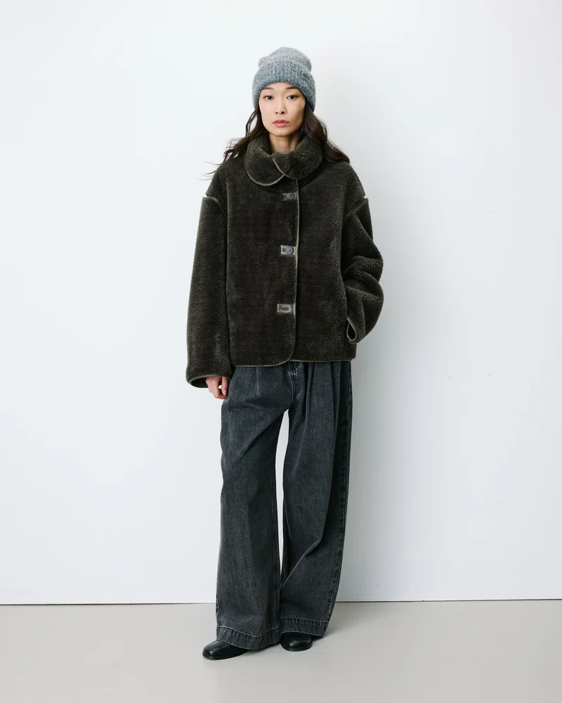 Manteau en fausse fourrure oversize boutonné kaki Amelio
