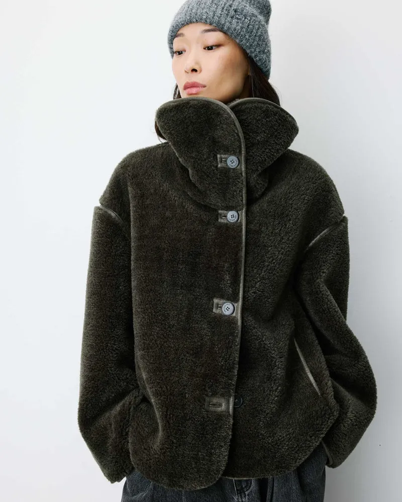 Manteau en fausse fourrure oversize boutonné kaki Amelio