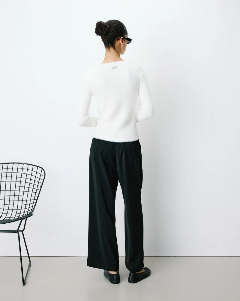 Pull doux près du corps col rond ecru Auryn