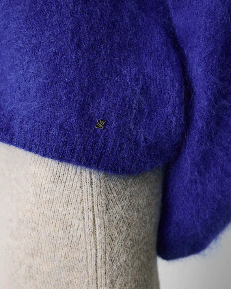 Pull large doux en mohair mélangé col V cobalt Adorable