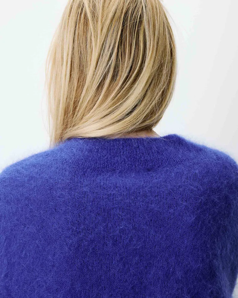 Pull large doux en mohair mélangé col V cobalt Adorable