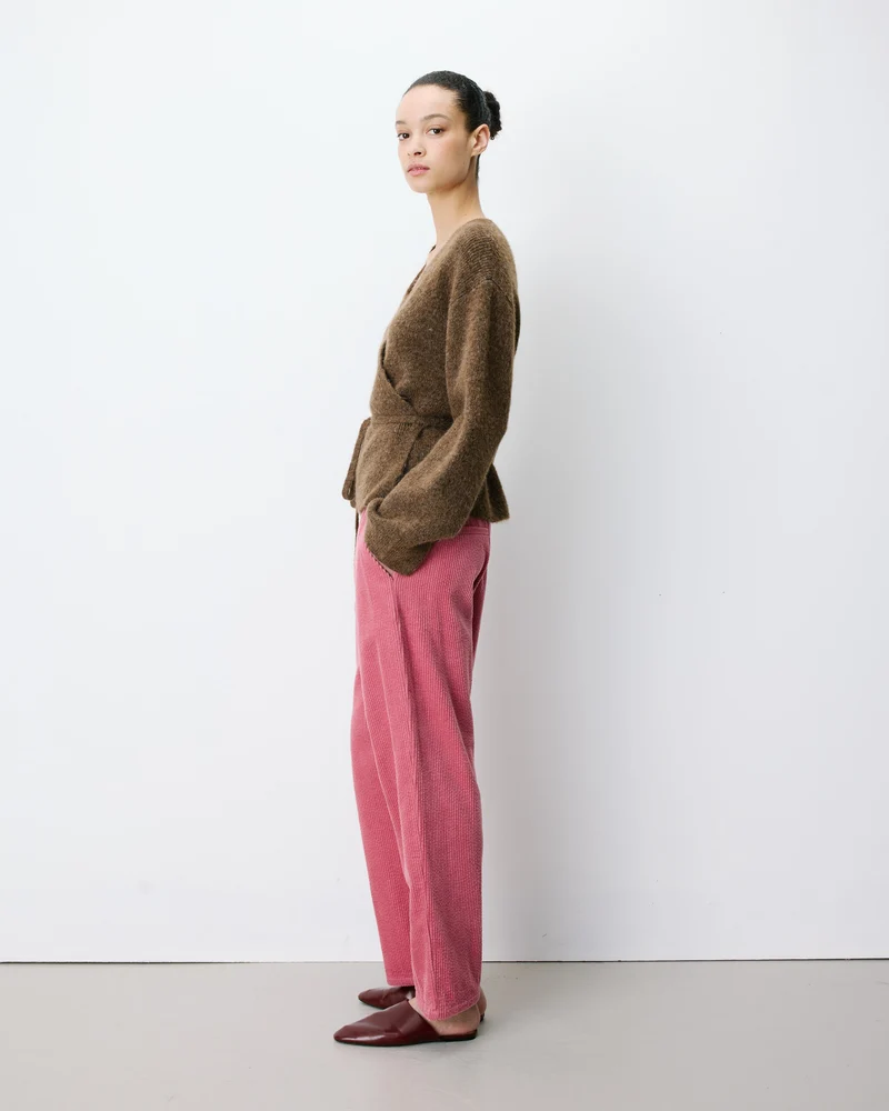 Cardigan cache-cœur nouable en maille chocolat Anior