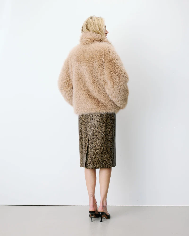 Manteau fausse fourrure croisé beige Amy