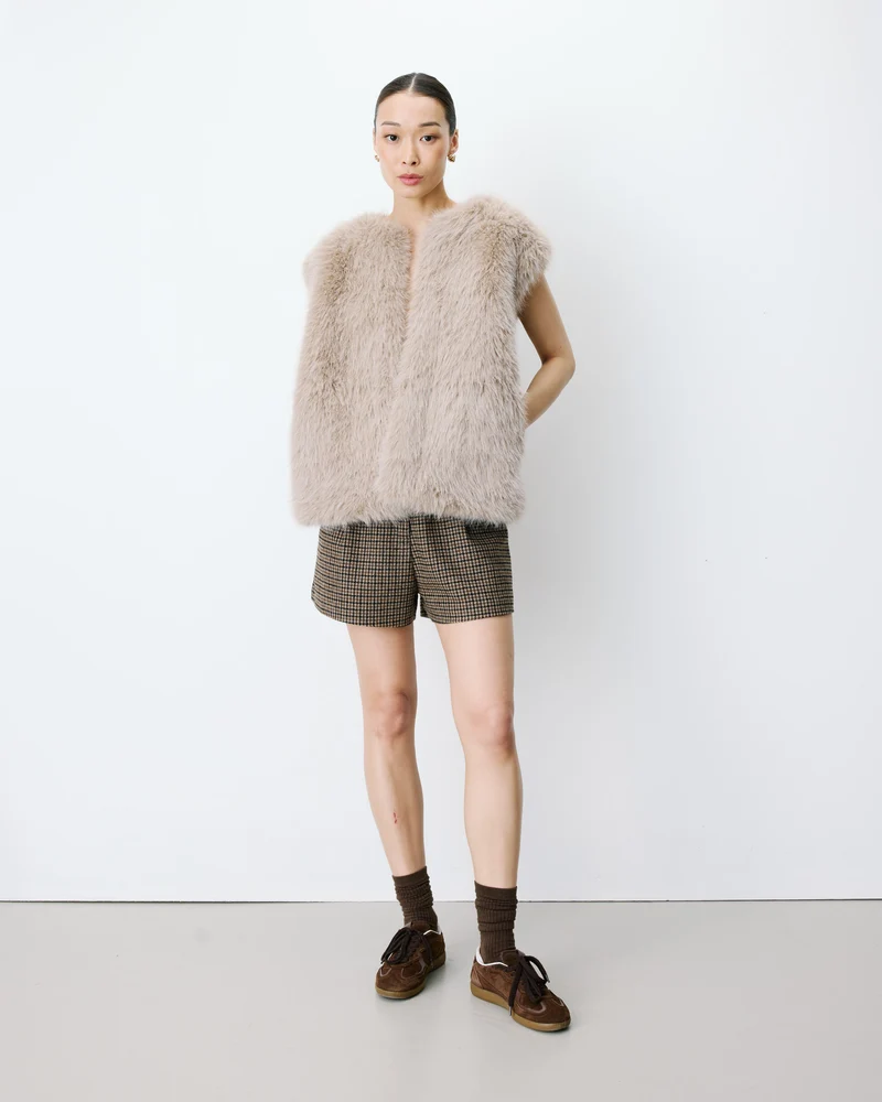 Veste droite sans manches en fausse fourrure grege Aelio