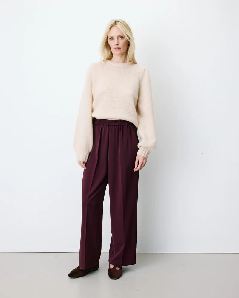 Pantalon fluide jambe large taille mi-haute aubergine Noblesse