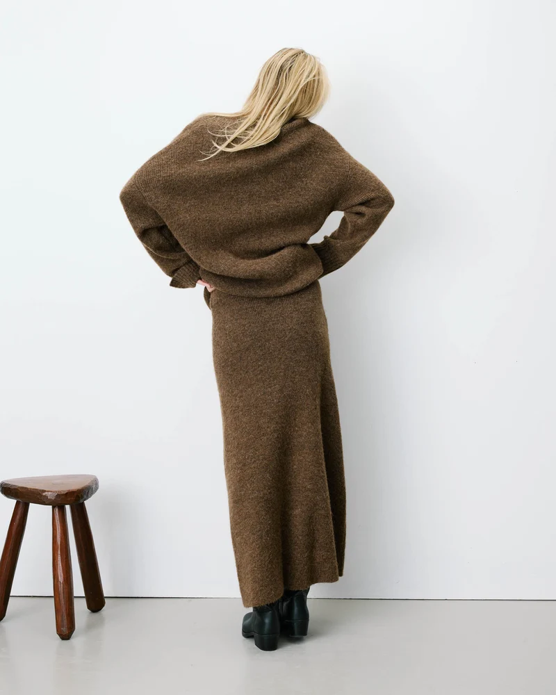 Jupe longue évasée en maille taille haute chocolat Aluna