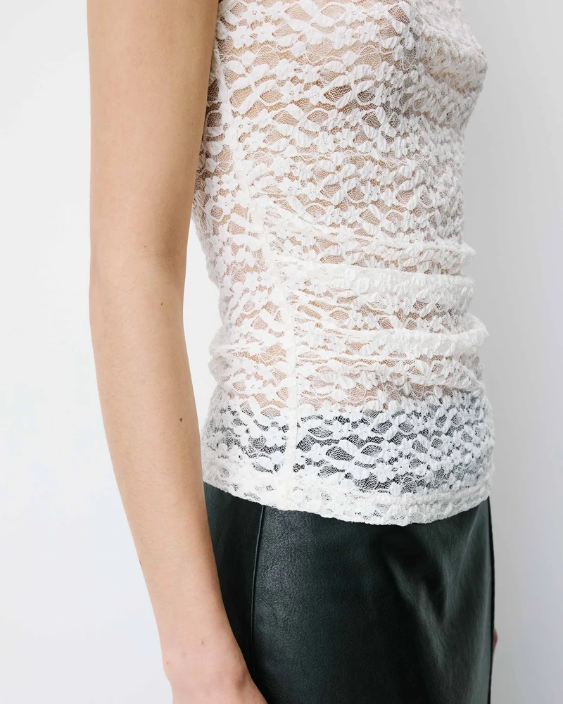 Top ajusté sans manches en dentelle ecru Avila