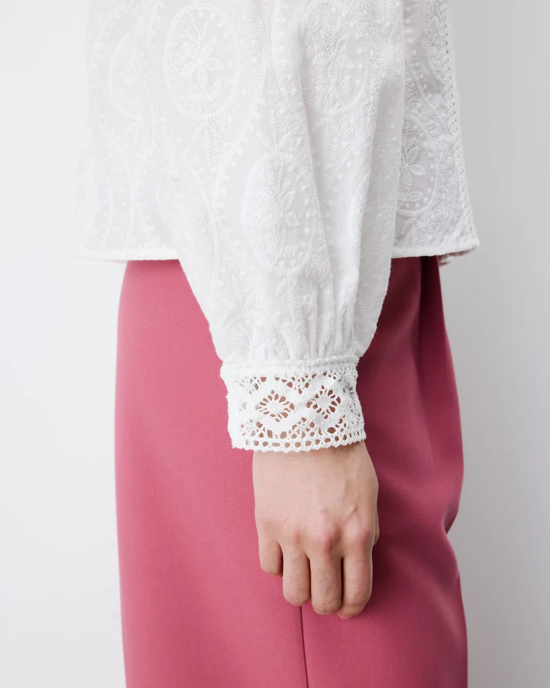 Blouse en broderie anglaise dos à nouer ivoire Abigail