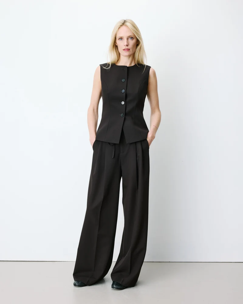 Gilet tailleur col rond boutonné chocolat Aristide