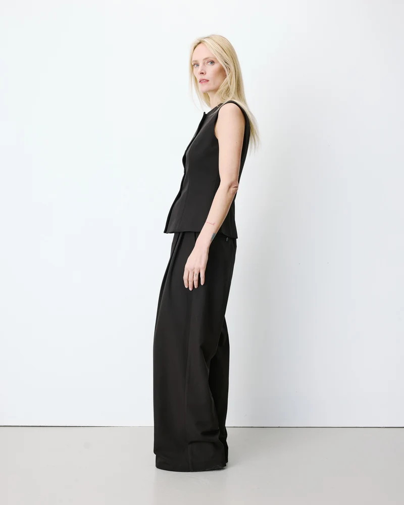 Gilet tailleur col rond boutonné chocolat Aristide