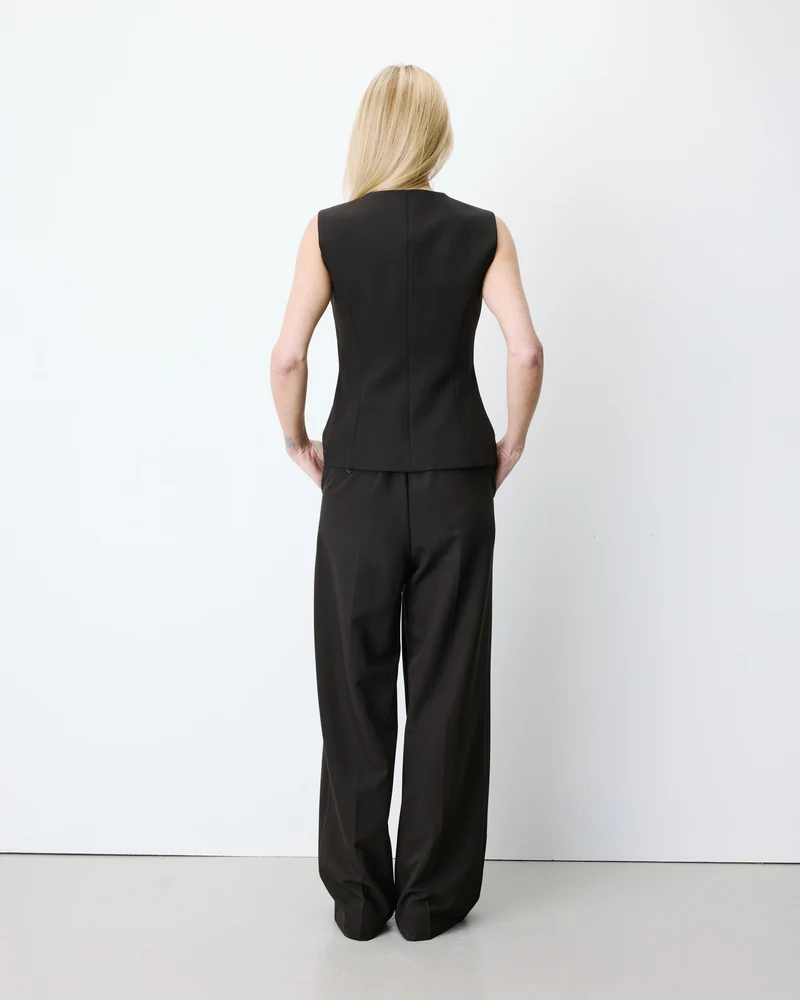 Gilet tailleur col rond boutonné chocolat Aristide