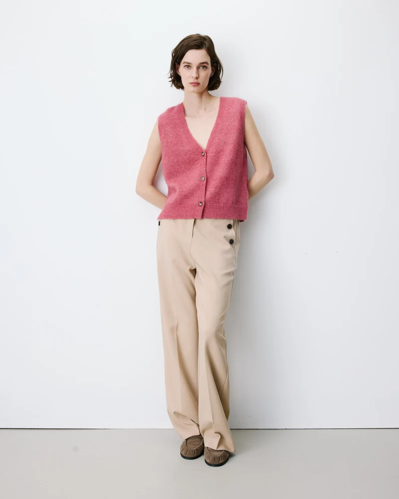 Cardigan sans manches boutonné col V blush Nars