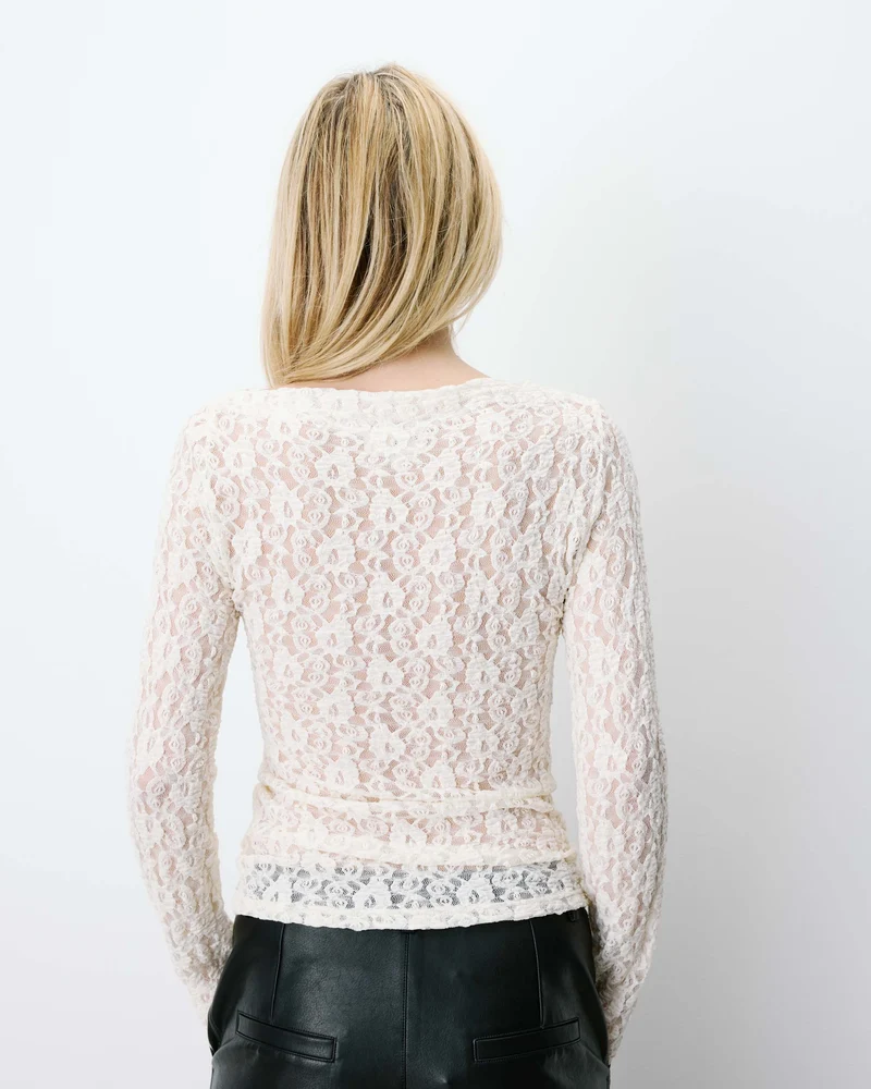 Top en dentelle drapé col bateau ecru Avoine