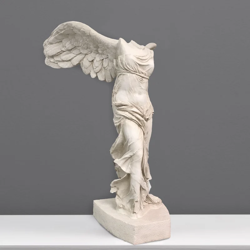 Statue Victoire de Samothrace (musée du Louvre) - grande sculpture en marbre blanc