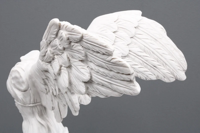 Statue Victoire de Samothrace (musée du Louvre) - sculpture en marbre