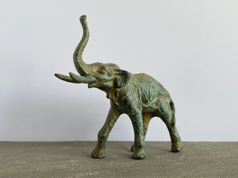 Statuette d'éléphant - bronze vert