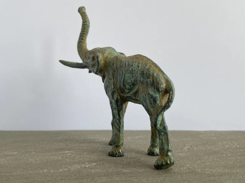 Statuette d'éléphant - bronze vert