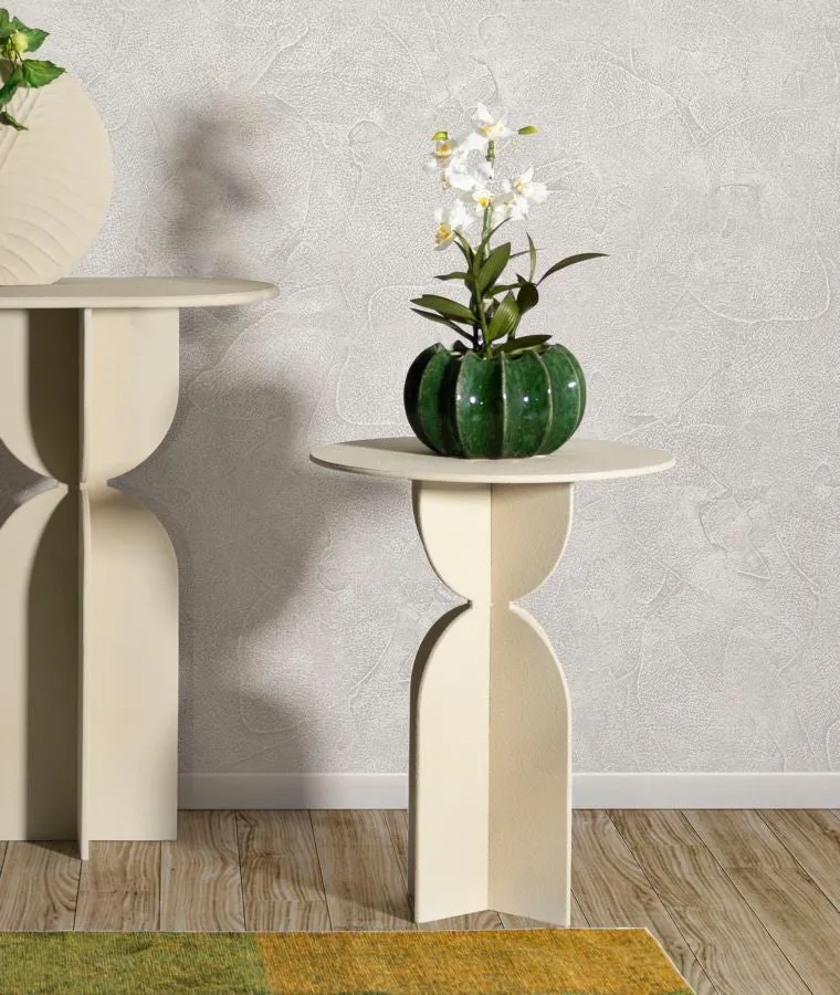 Table d'appoint ronde beige avec base sculpturale – Dune Modern Design